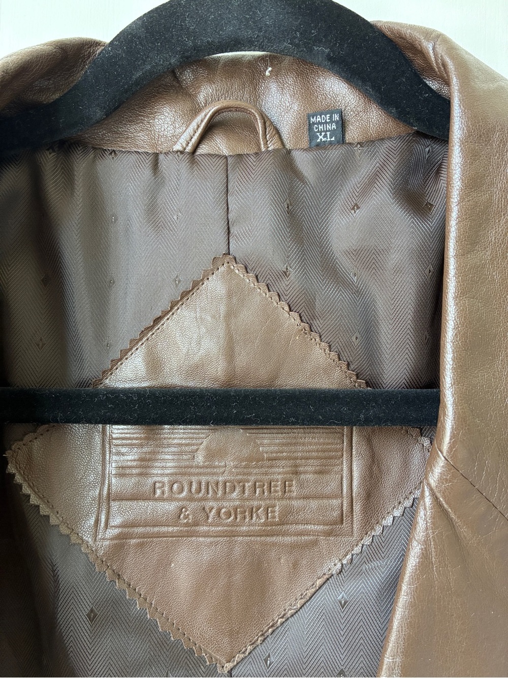Roundtree & Yorke Brown Leather Jacket - Picture 2 of 4